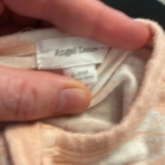 Angel Dear pink lip print bamboo onesie size 6-9M - Picture 3 of 4